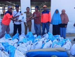 100 Paket Sembako dan 2 Tenda Bantuan Presiden Prabowo Tiba di Pulau Ende, Diangkut KMP Lakaan