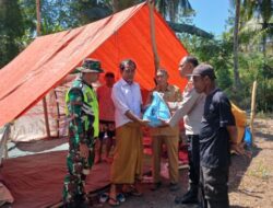 Camat Pulau Ende, Kapolsek dan Kodim 1602 Ende Turun Pantau Warga Terdampak Gempa, Bantuan Presiden Disalurkan.