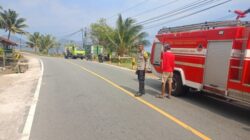 Sigap Tangani Titik Api, Polri Bersama Damkar dan Warga Cegah Karhutla di Borokanda