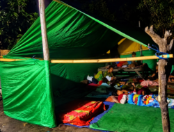 Takut Gempa Susulan, Warga Pulau Ende Pilih Tidur di Bawah Tenda Terpal